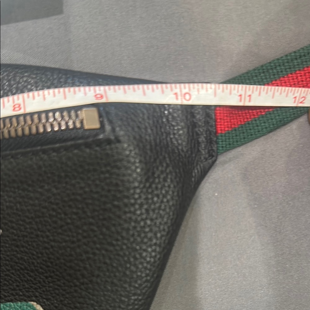Gucci Black Leather Bum Belt Bag with Red and Green Stripes. Authentic. - Picture 8 of 10